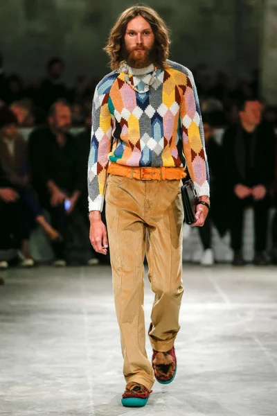 Look 4